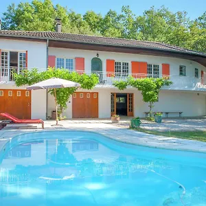 Lavish In With A Swimming Pool Montmaurin