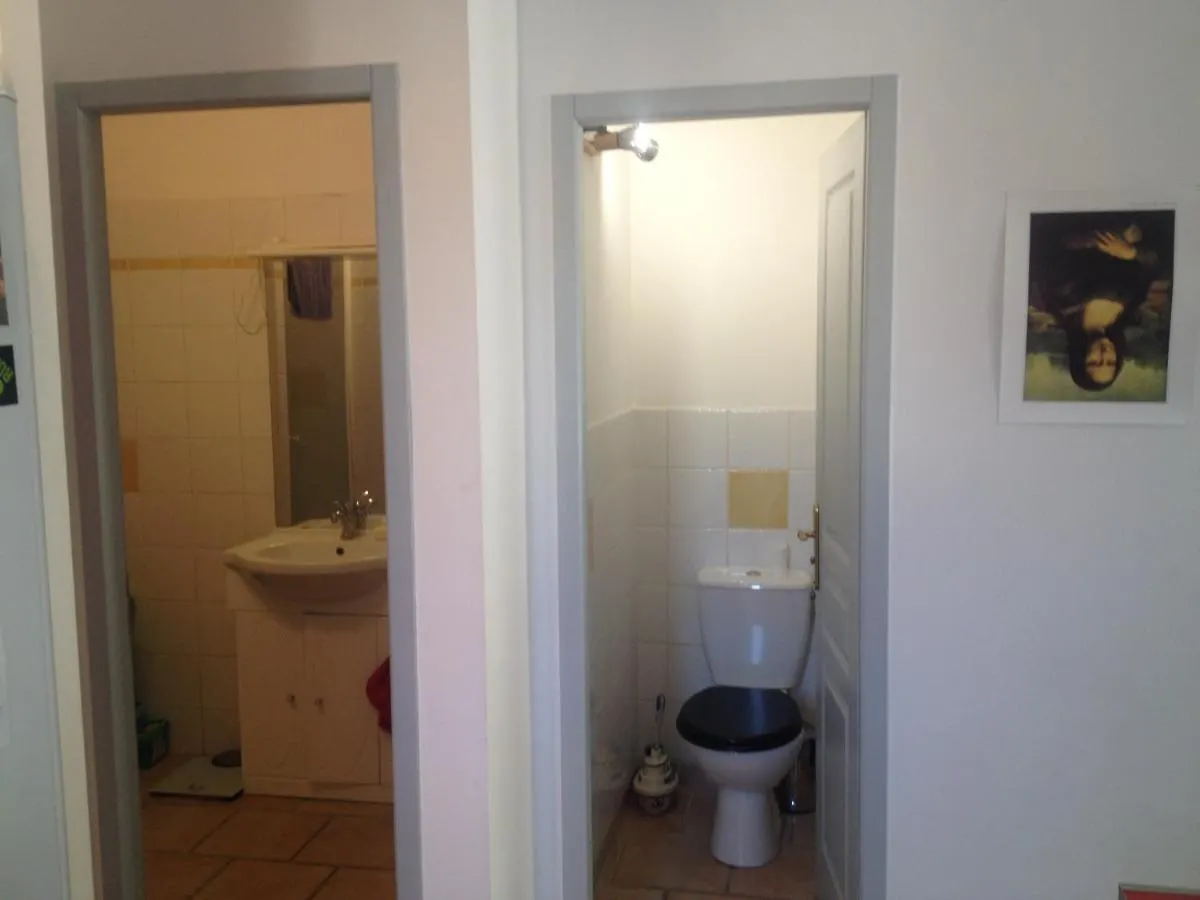 Apartment Appartement Proche Centre Ville Avec Parking Prive Avignon