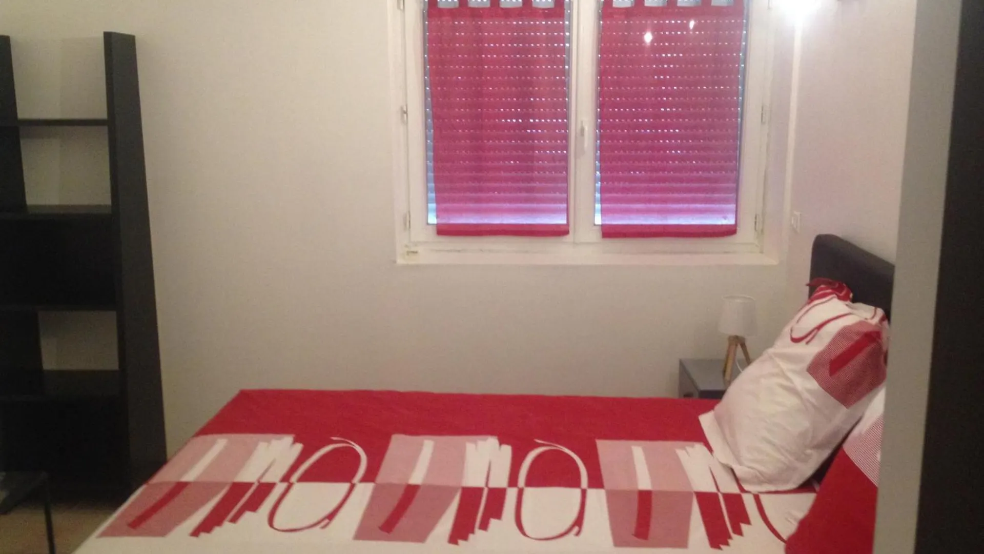 Apartment Appartement Proche Centre Ville Avec Parking Prive Avignon France
