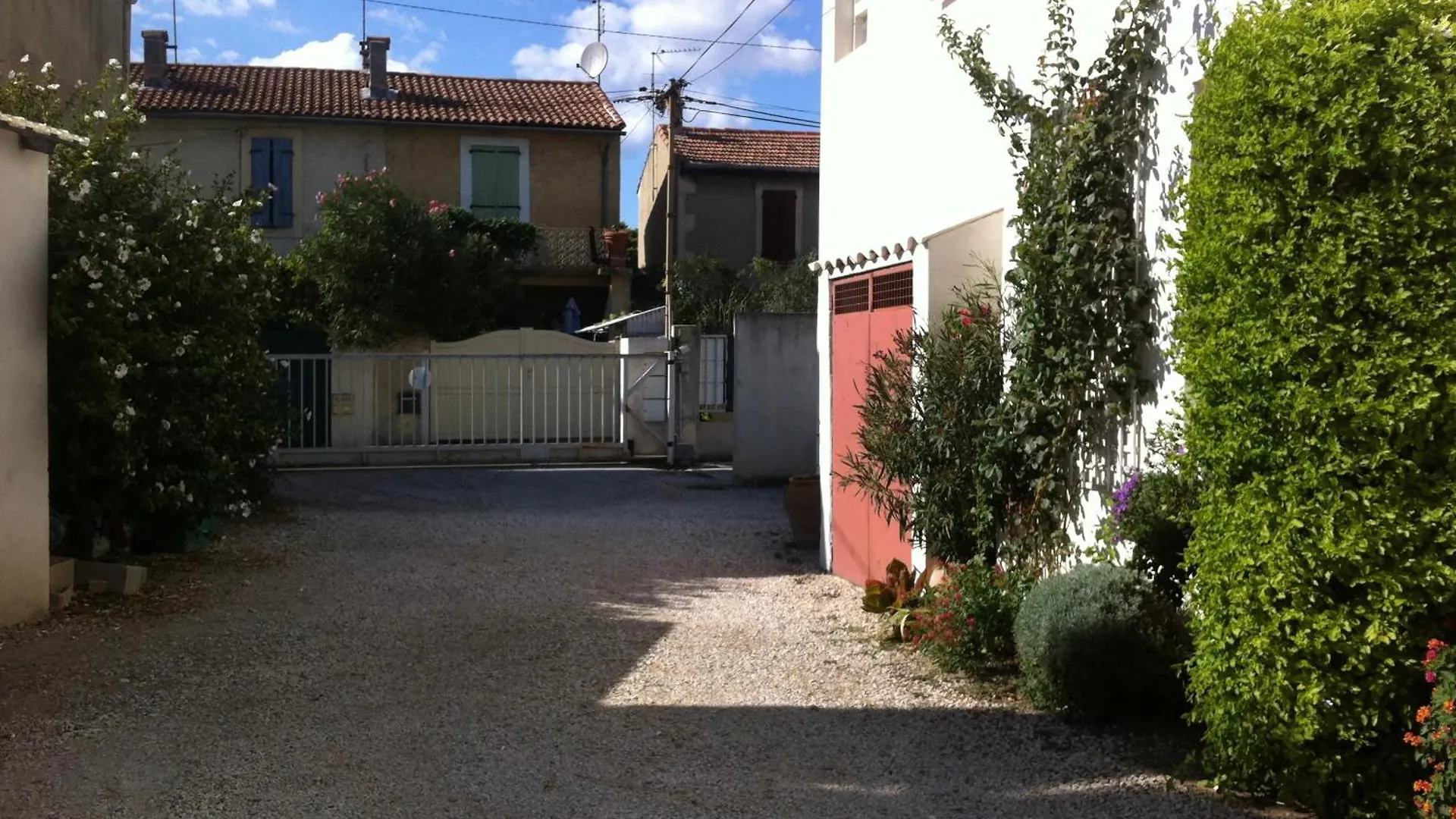 Appartement Proche Centre Ville Avec Parking Prive Avignon 0*,  France