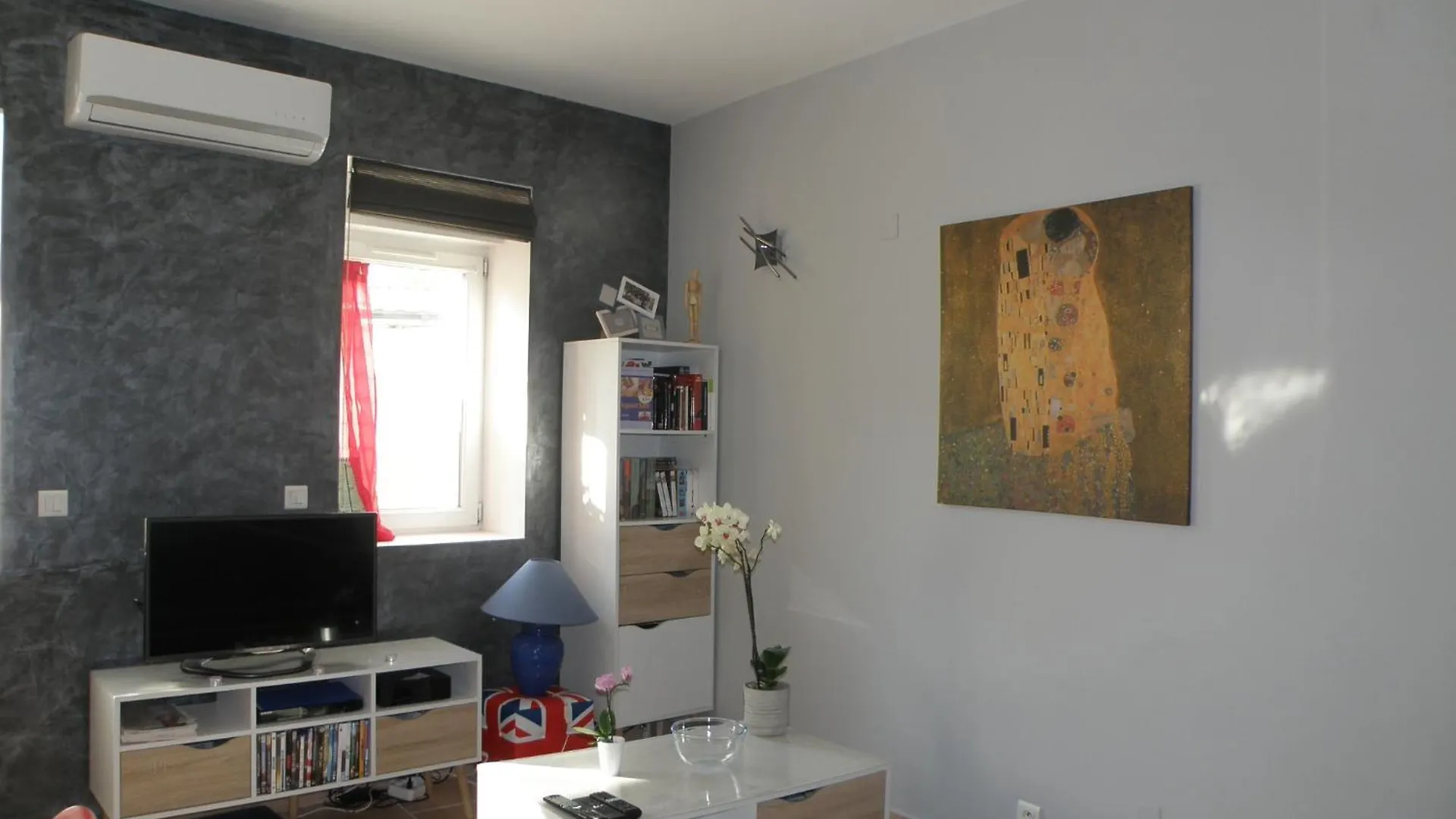 Appartement Proche Centre Ville Avec Parking Prive Avignon Apartment